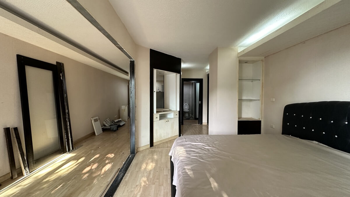 absolute65-services-room-renovation-before